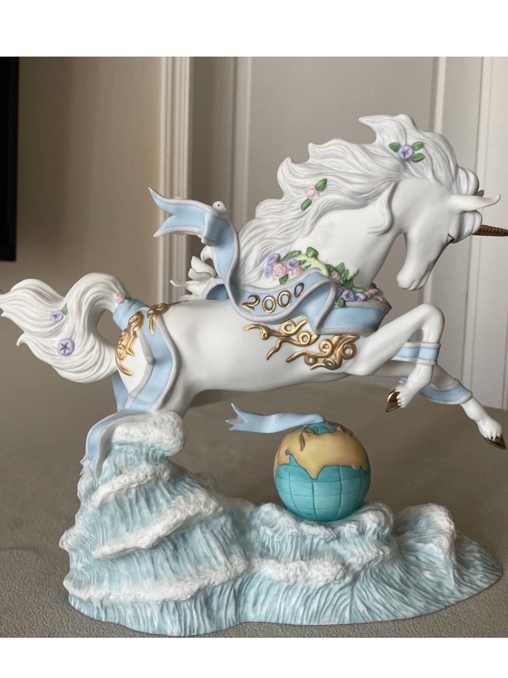 LOVELY LENOX VINTAGE 1999 Princeton Gallery The Millennium Unicorn Porcelain